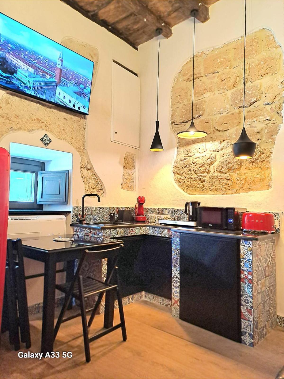 Rifugio Dei Frati Apartment Palermo Bagian luar foto